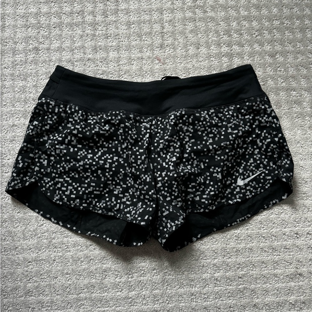 Nike shorts M